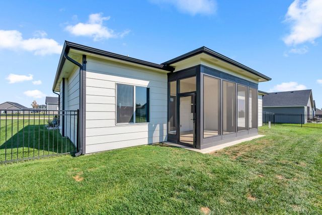 5237 N Cambridge, Bel Aire, KS 67226