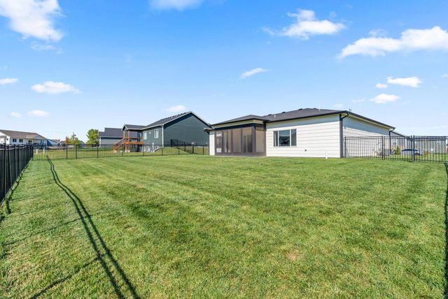 5237 N Cambridge, Bel Aire, KS 67226