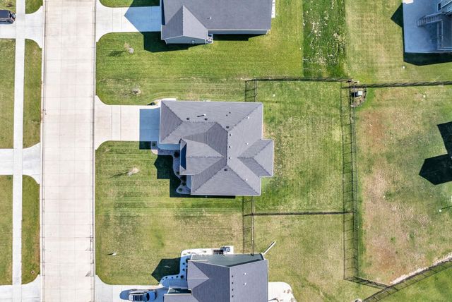 5237 N Cambridge, Bel Aire, KS 67226