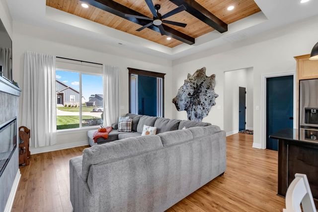 5237 N Cambridge, Bel Aire, KS 67226