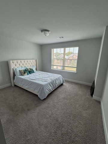 8628 Spindletop Drive, Fort Worth, TX 76120