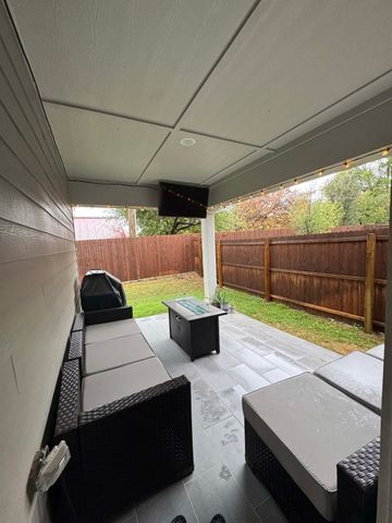 8628 Spindletop Drive, Fort Worth, TX 76120