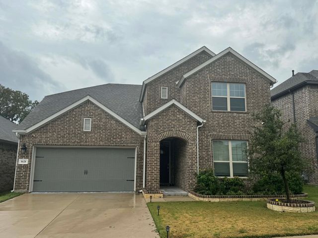 8628 Spindletop Drive, Fort Worth, TX 76120