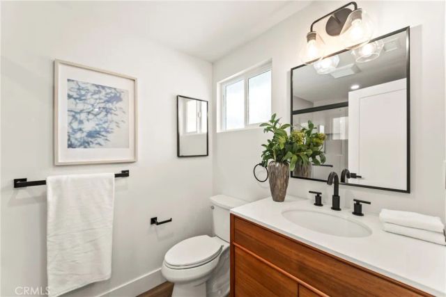 2218 Lewis, Santa Ana, CA 92706