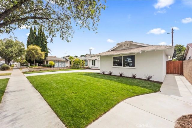 2218 Lewis, Santa Ana, CA 92706