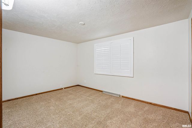 22799 GREAT RIVER Road, Le Claire, IA 52767