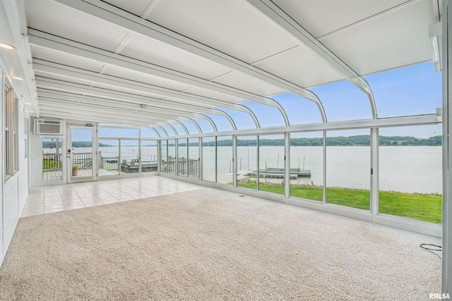 22799 GREAT RIVER Road, Le Claire, IA 52767