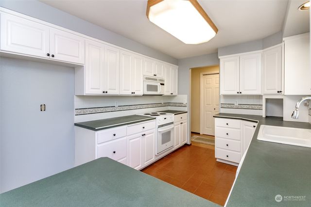 17407 36th Avenue E, Tacoma, WA 98446