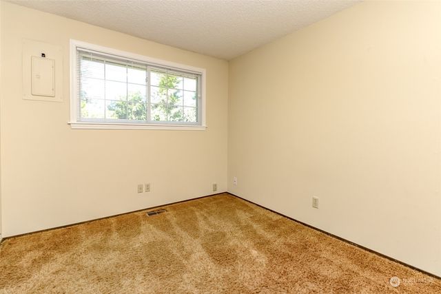 17407 36th Avenue E, Tacoma, WA 98446