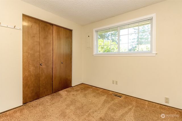 17407 36th Avenue E, Tacoma, WA 98446