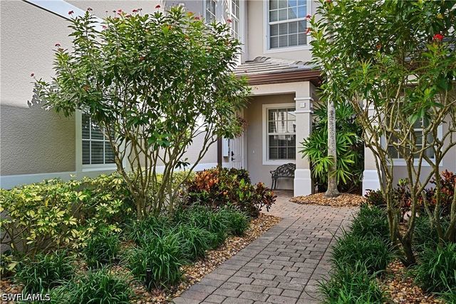 7876 Hawthorne Dr 1201, Naples, FL 34113
