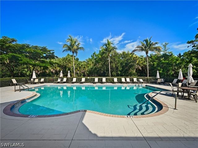 7876 Hawthorne Dr 1201, Naples, FL 34113