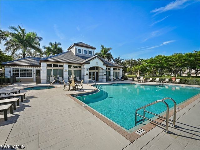 7876 Hawthorne Dr 1201, Naples, FL 34113