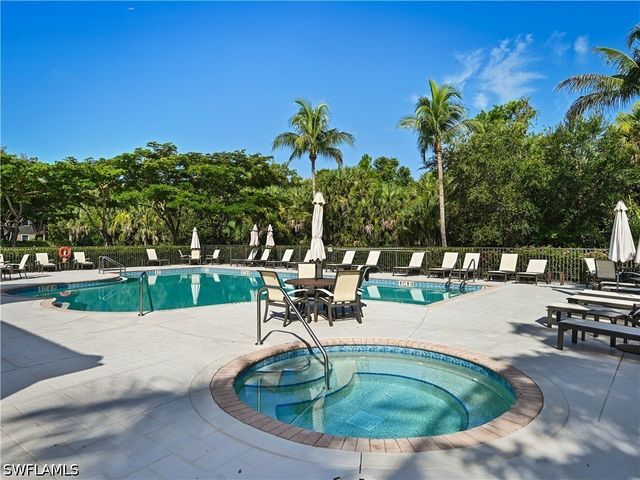 7876 Hawthorne Dr 1201, Naples, FL 34113