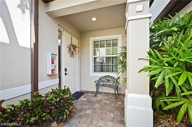 7876 Hawthorne Dr 1201, Naples, FL 34113