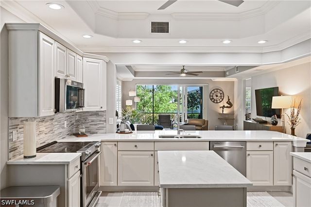 7876 Hawthorne Dr 1201, Naples, FL 34113