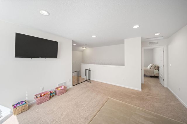 5974 Lawthorn Drive, 71, Westerville, OH 43081