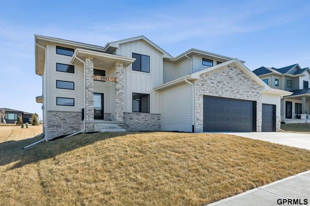 3510 S 218th Avenue, Elkhorn, NE 68022