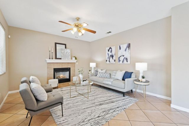 923 Ryan Avenue, Clovis, CA 93611