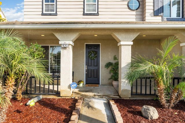 923 Ryan Avenue, Clovis, CA 93611