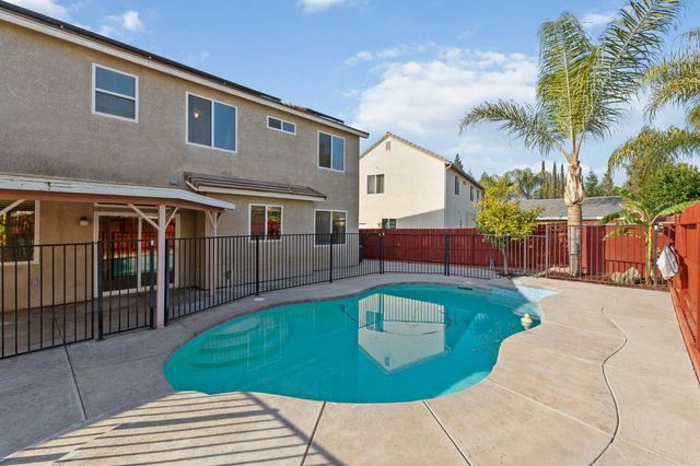 923 Ryan Avenue, Clovis, CA 93611