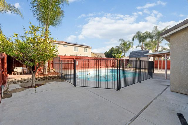 923 Ryan Avenue, Clovis, CA 93611