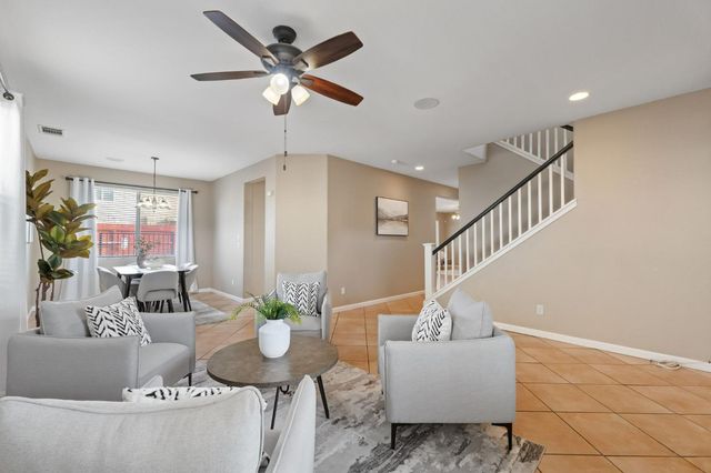 923 Ryan Avenue, Clovis, CA 93611