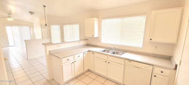 1202 N BOGLE Avenue, Chandler, AZ 85225