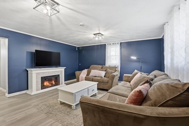 53 Gates Rd, Saugus, MA 01906