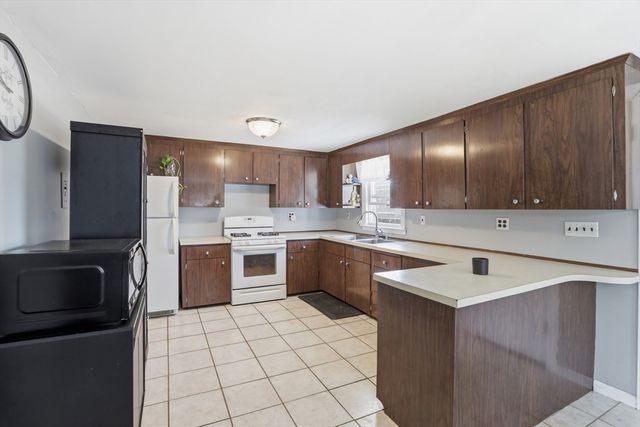 53 Gates Rd, Saugus, MA 01906