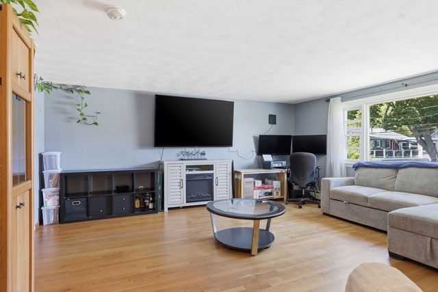 53 Gates Rd, Saugus, MA 01906