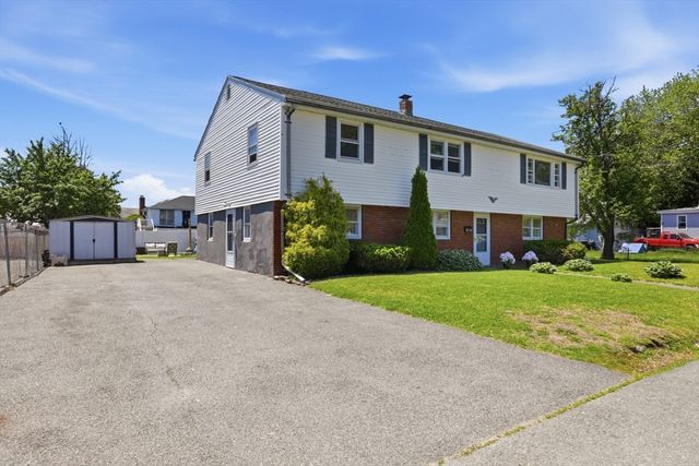 53 Gates Rd, Saugus, MA 01906