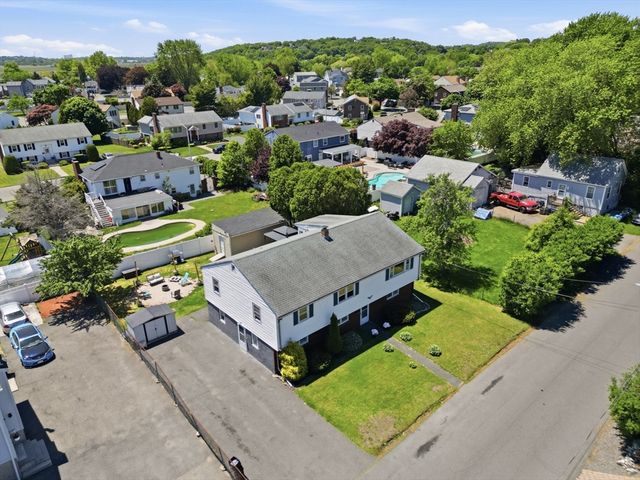 53 Gates Rd, Saugus, MA 01906