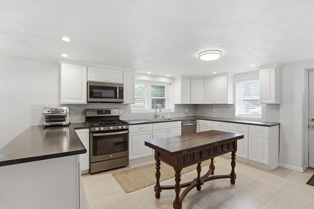 53 Gates Rd, Saugus, MA 01906