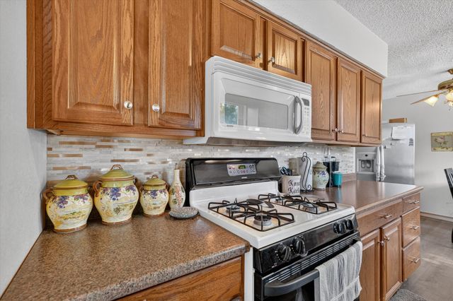 184 Oakhurst Drive, Bedford, TX 76022