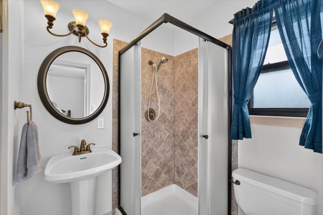 184 Oakhurst Drive, Bedford, TX 76022