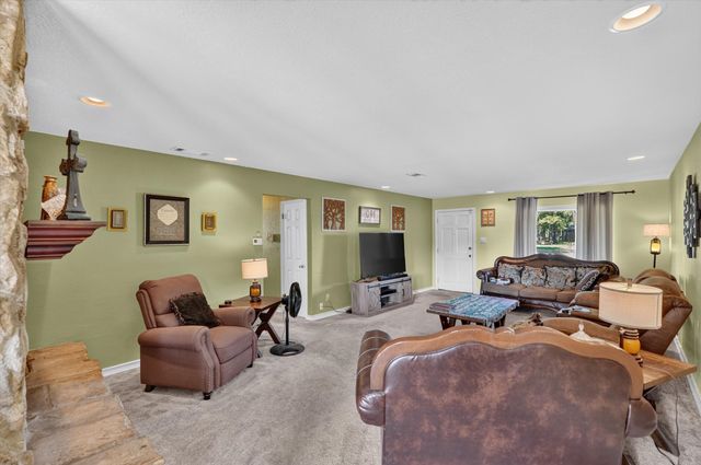 184 Oakhurst Drive, Bedford, TX 76022