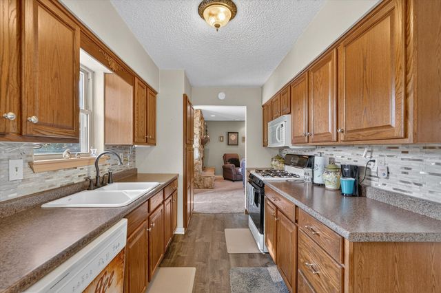 184 Oakhurst Drive, Bedford, TX 76022
