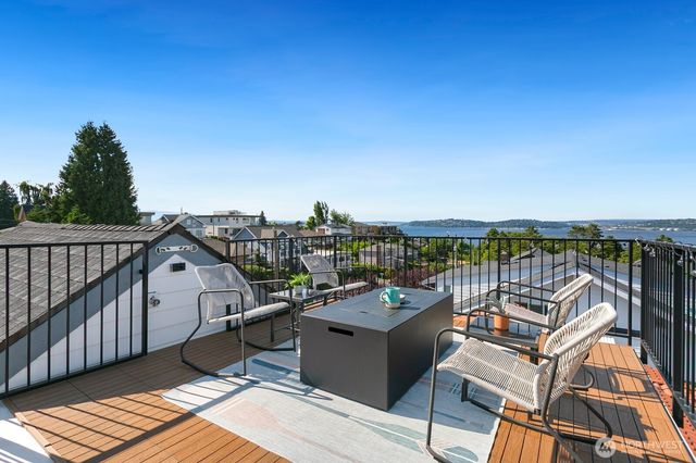 1338 California Ave SW, Seattle, WA 98116