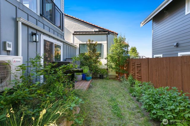 1338 California Ave SW, Seattle, WA 98116
