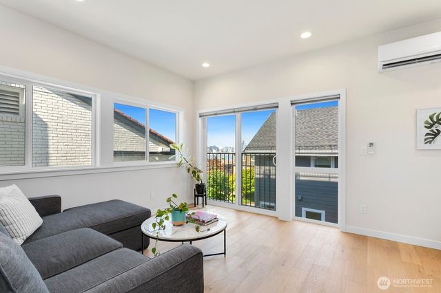 1338 California Ave SW, Seattle, WA 98116