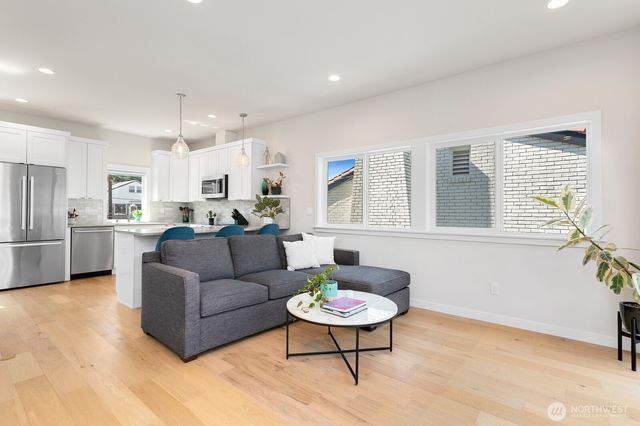 1338 California Ave SW, Seattle, WA 98116