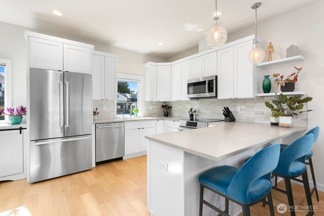 1338 California Ave SW, Seattle, WA 98116