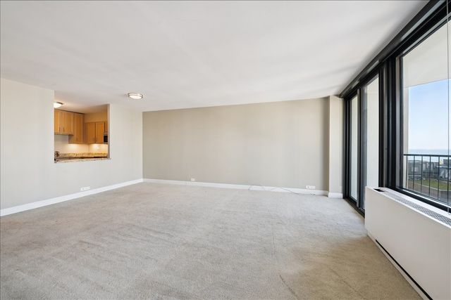 1560 N Sandburg Terrace 1808, Chicago, IL 60610