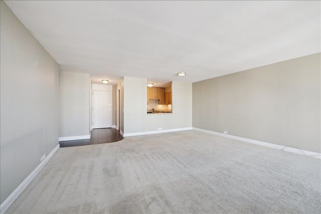 1560 N Sandburg Terrace 1808, Chicago, IL 60610