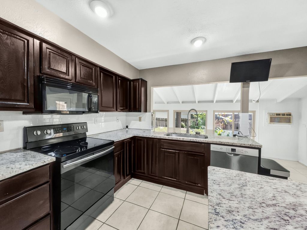 3820 Aspenwood Drive, Bedford, TX 76021 — photo 3