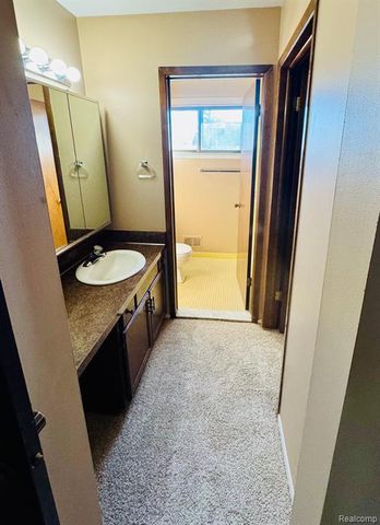 5214 Brett Court, West Bloomfield, MI 48322