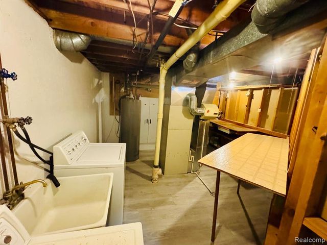 5214 Brett Court, West Bloomfield, MI 48322