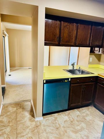 5214 Brett Court, West Bloomfield, MI 48322