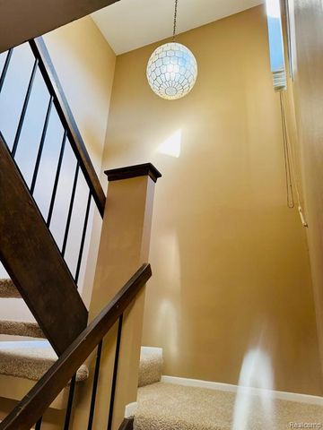 5214 Brett Court, West Bloomfield, MI 48322